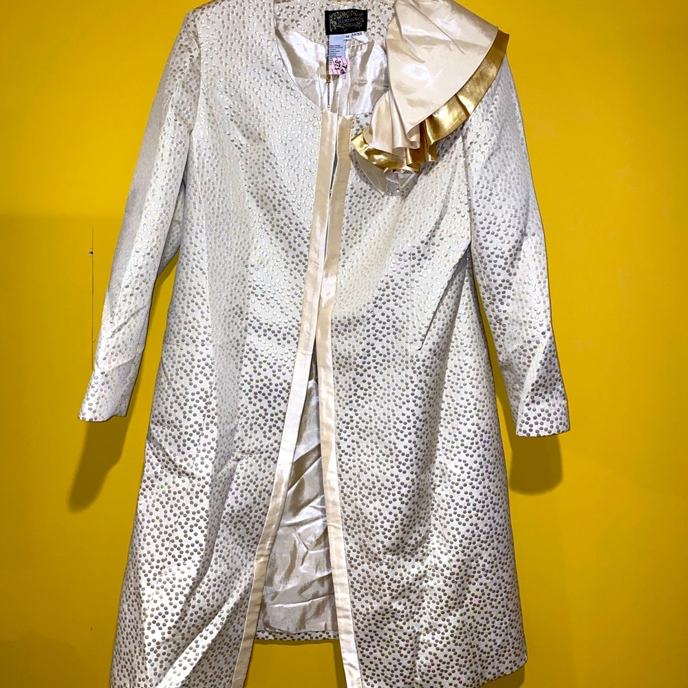 Beautiful dress!! Size 14